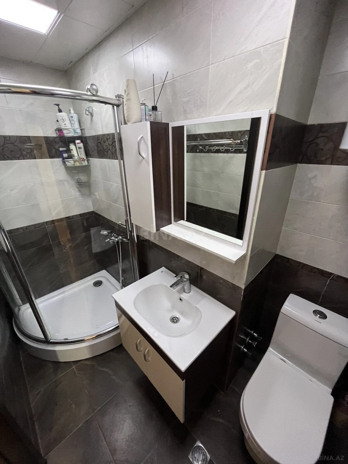 Satılır 2 otaqlı mənzil 73 m²