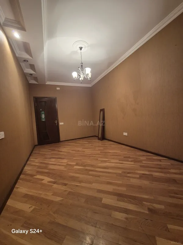 Satılır 2 otaqlı mənzil 82 m²