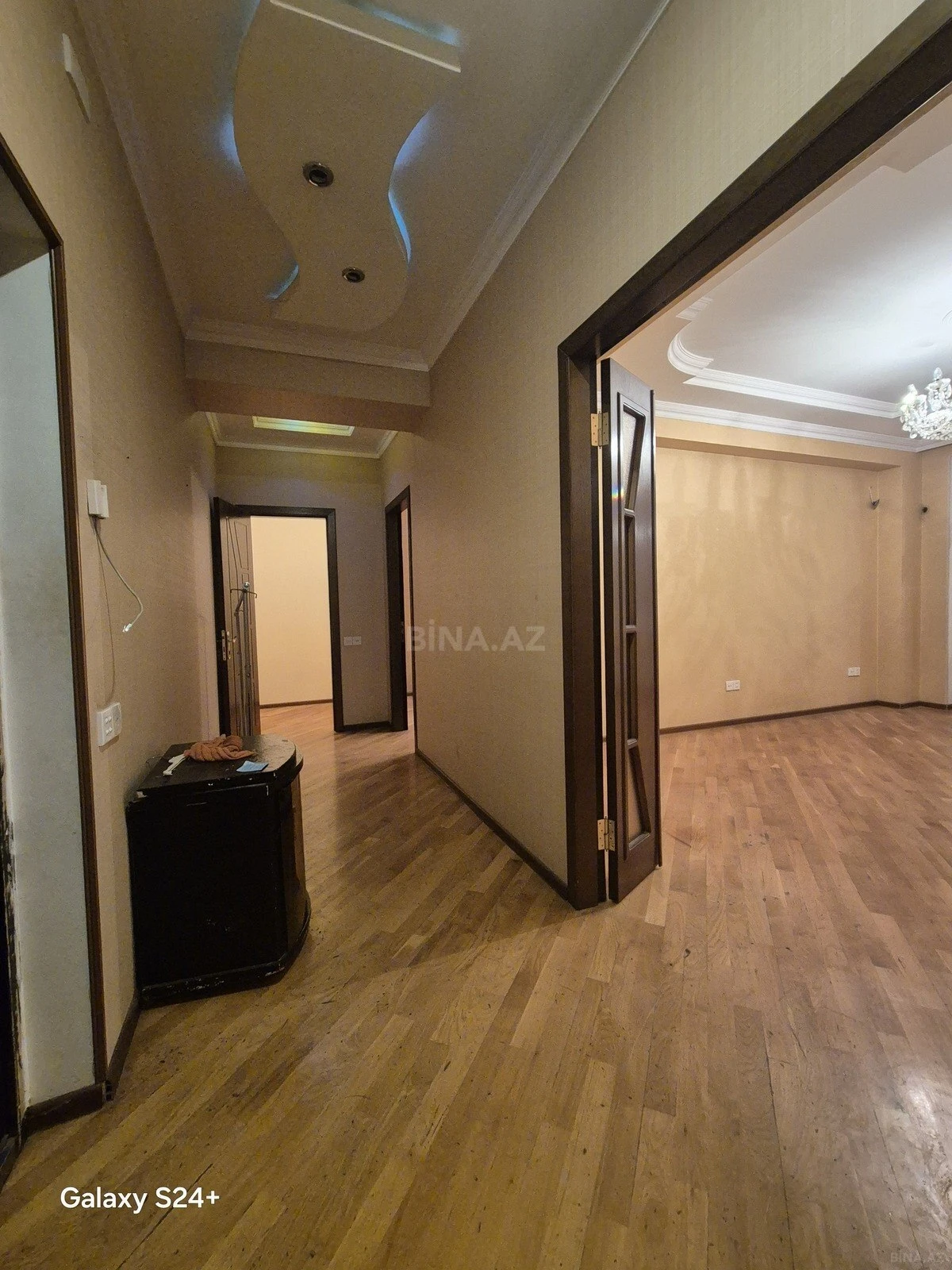 Satılır 2 otaqlı mənzil 82 m²