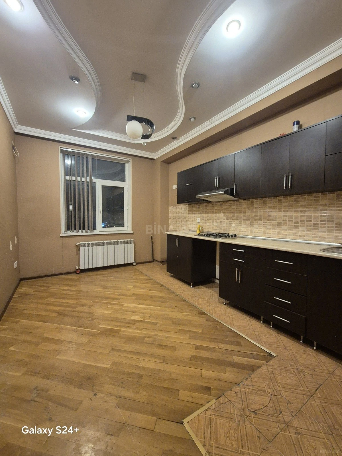 Satılır 2 otaqlı mənzil 82 m²