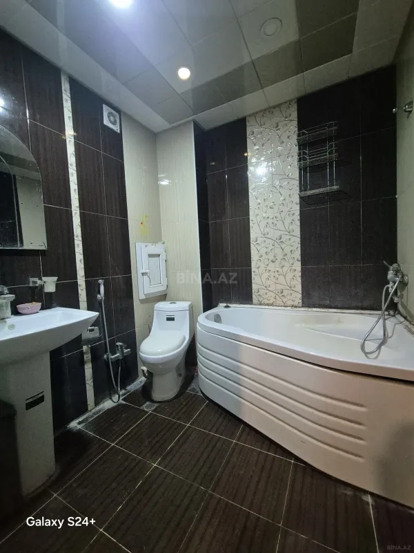 Satılır 2 otaqlı mənzil 82 m²