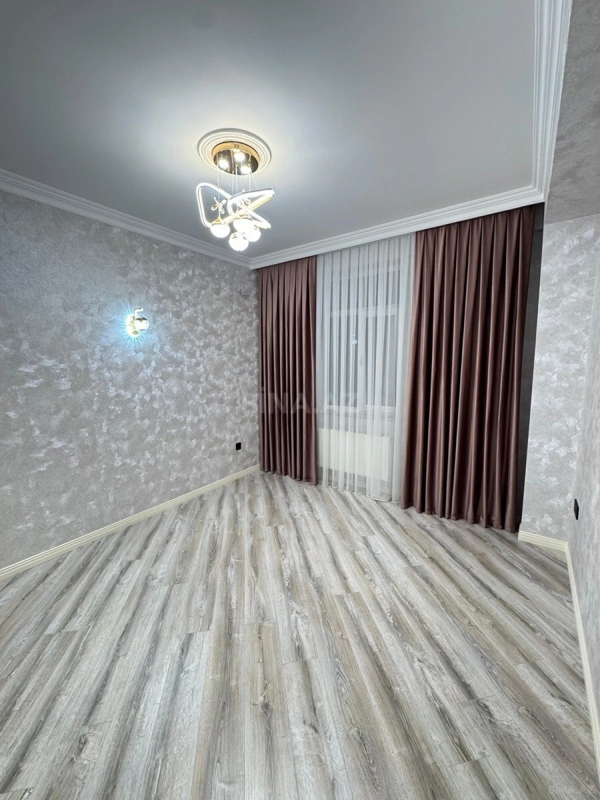 Satılır 3 otaqlı mənzil 98 m²
