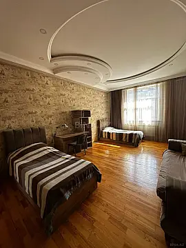 Kirayə verilir 3 otaqlı mənzil 140 m²