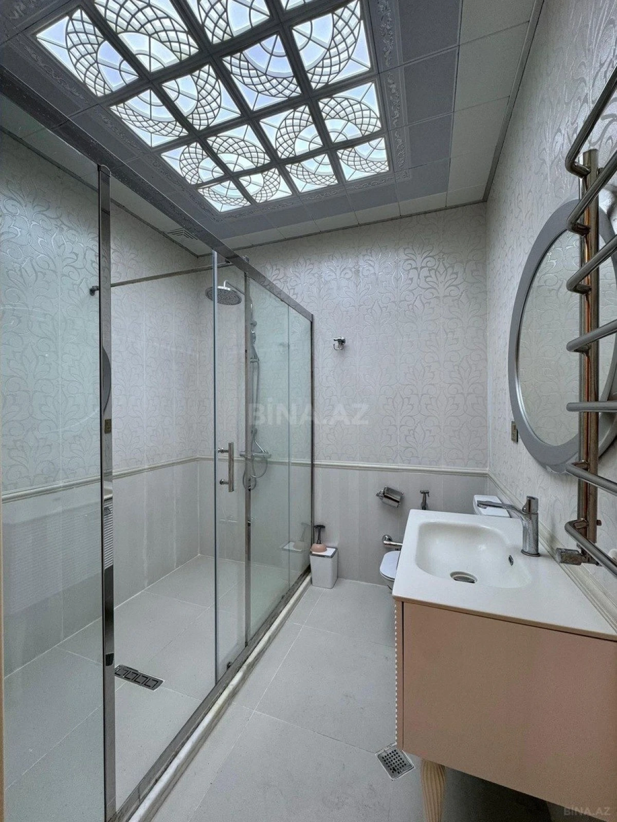 Satılır 4 otaqlı mənzil 220 m²