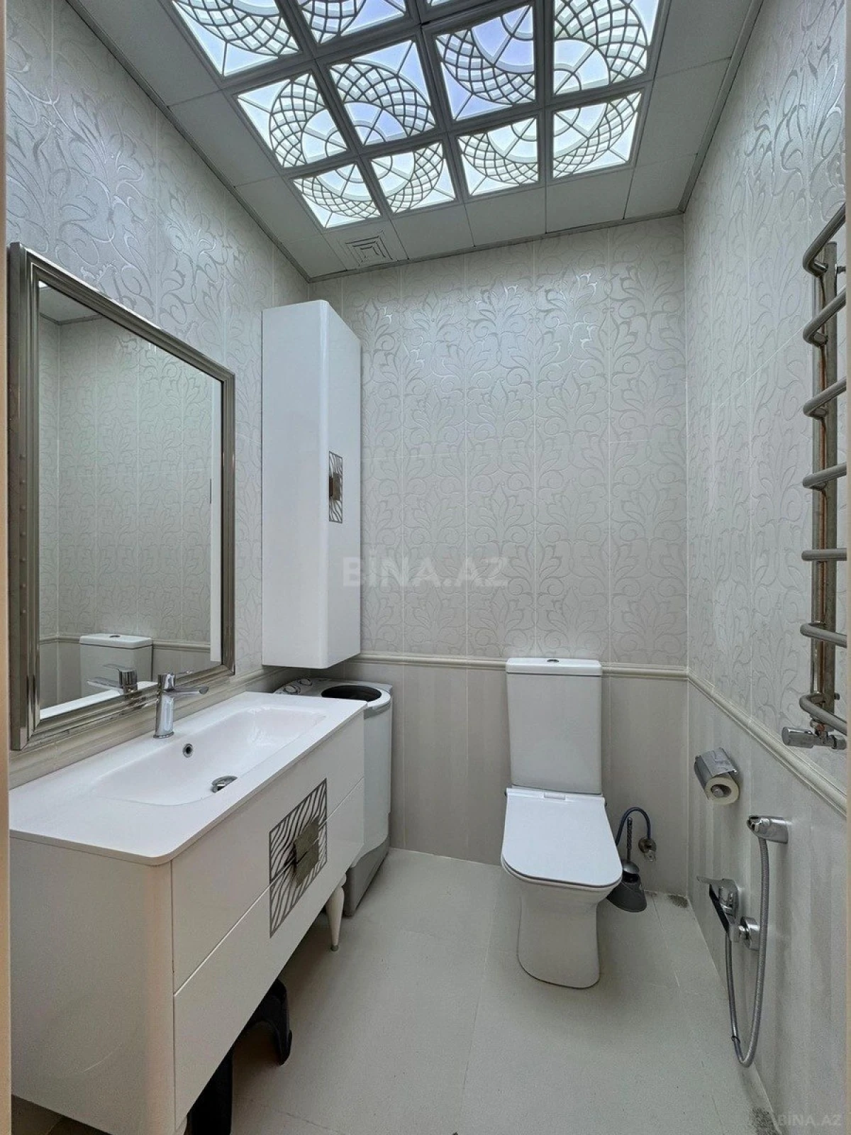 Satılır 4 otaqlı mənzil 220 m²