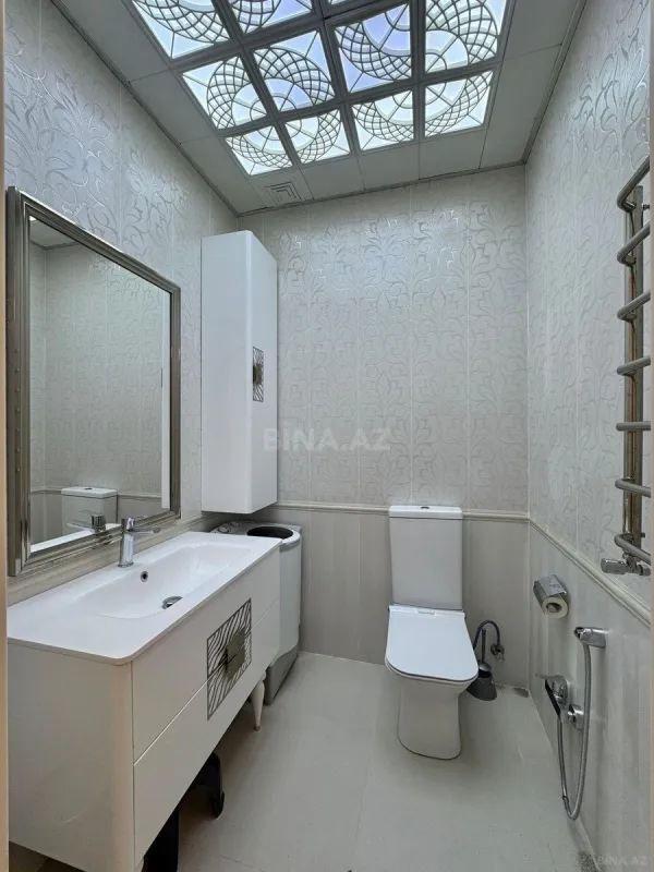 Satılır 4 otaqlı mənzil 220 m²