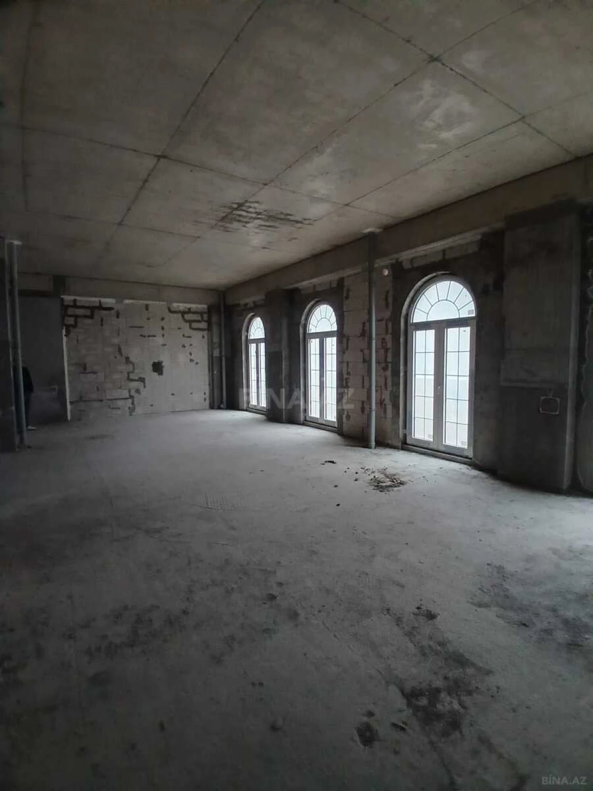 Satılır 3 otaqlı mənzil 105 m²