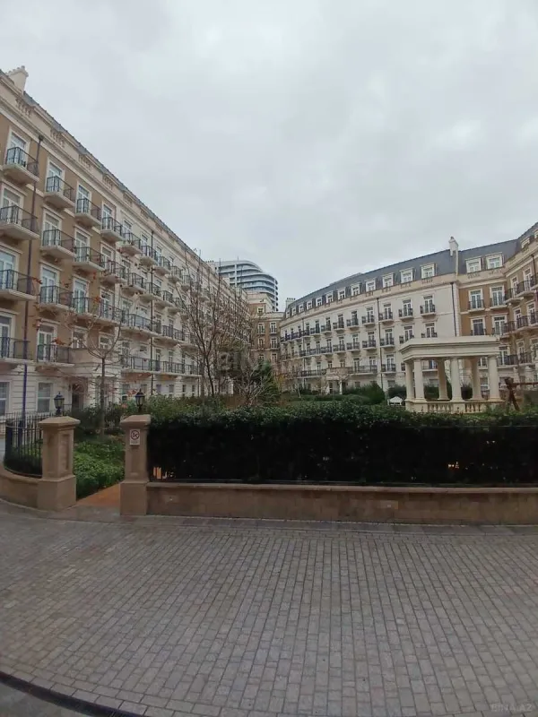 Satılır 3 otaqlı mənzil 105 m²