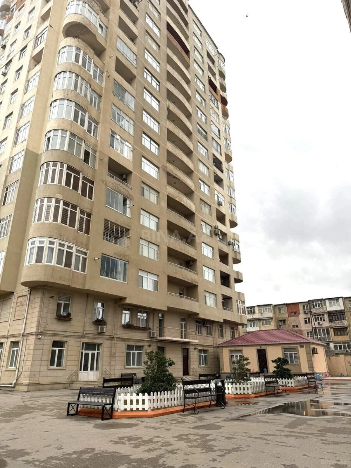 Satılır 2 otaqlı mənzil 70 m²