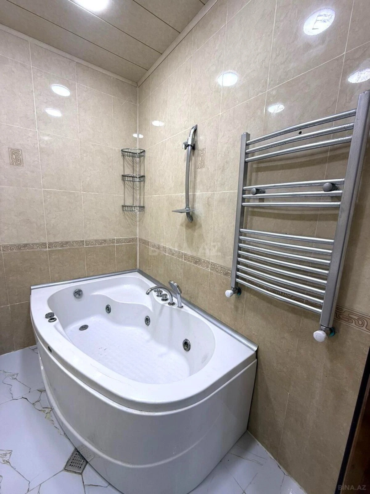 Satılır 2 otaqlı mənzil 70 m²