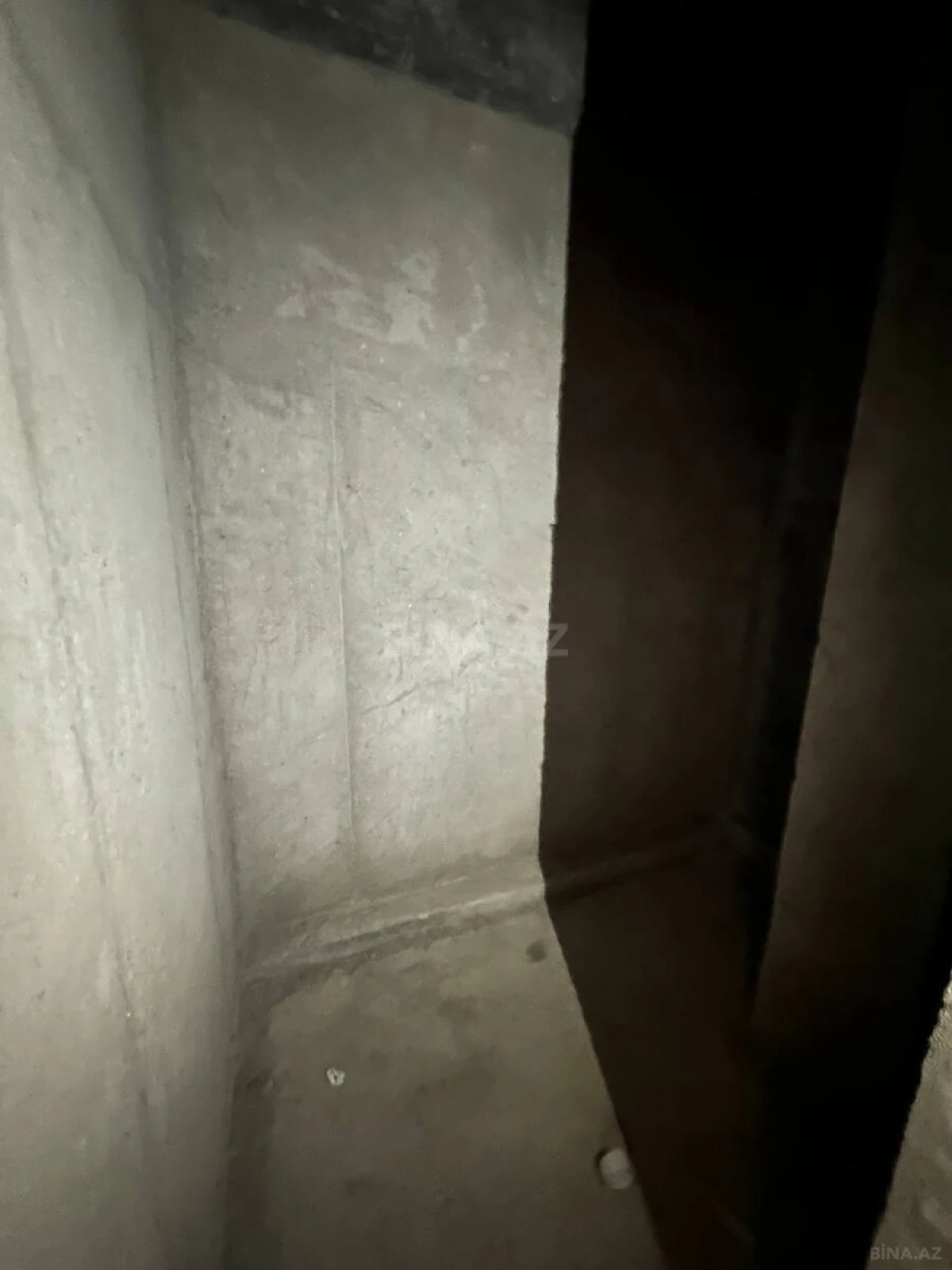 Satılır 4 otaqlı mənzil 180.9 m²