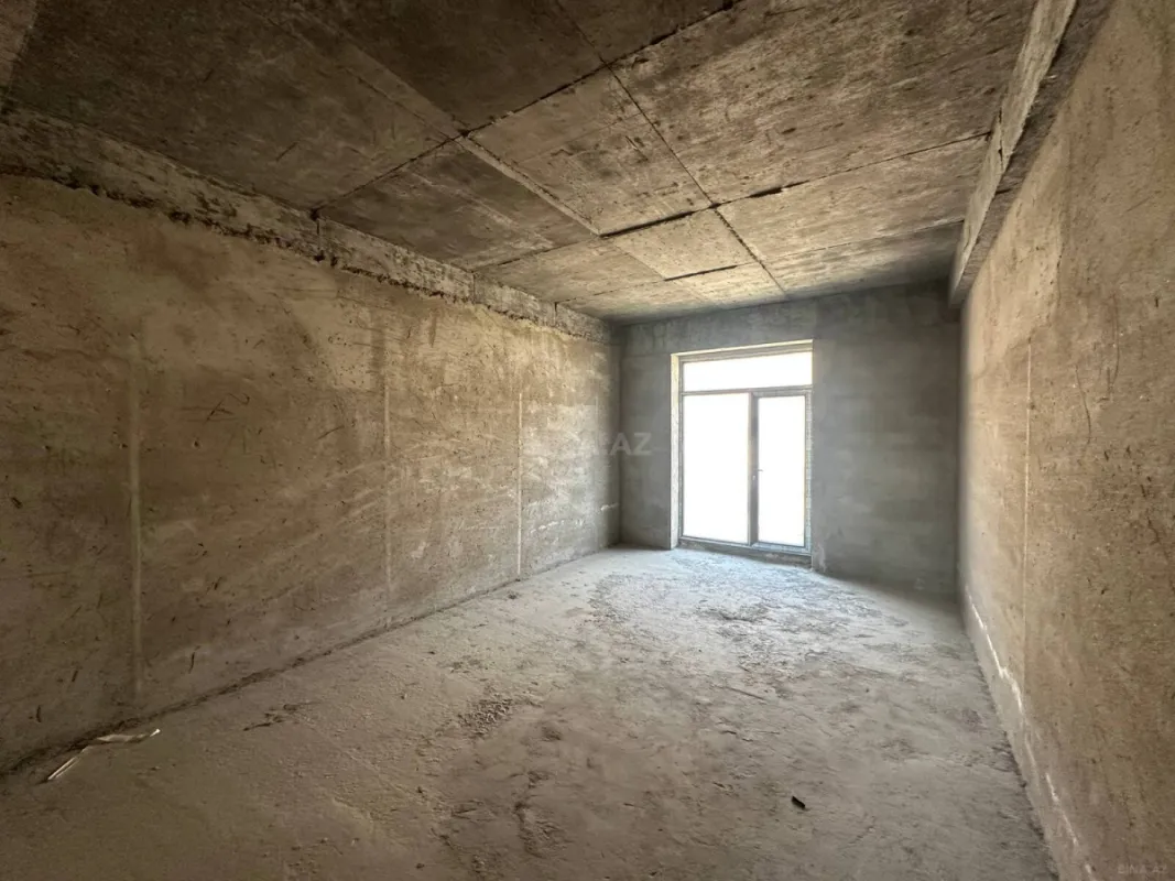 Satılır 4 otaqlı mənzil 180.9 m²