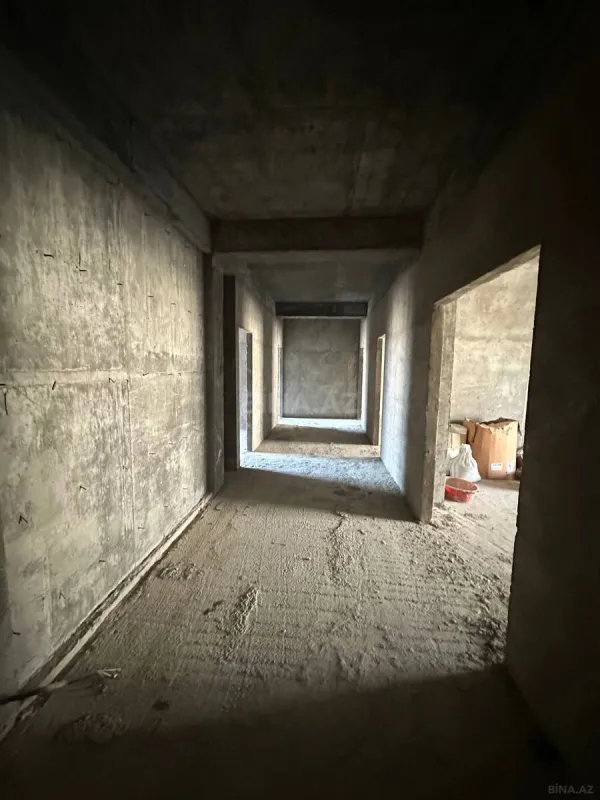 Satılır 4 otaqlı mənzil 180.9 m²