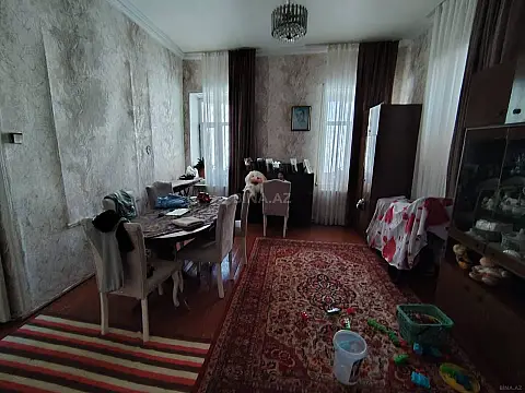 Satılır 3 otaqlı həyət evi 200 m² — Bakı, Nizami 3 otaq 200.00 m²