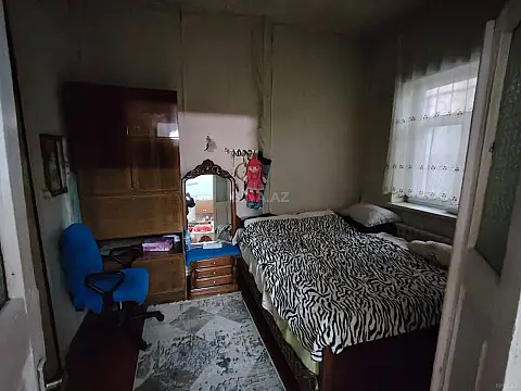 Satılır 3 otaqlı həyət evi 200 m²