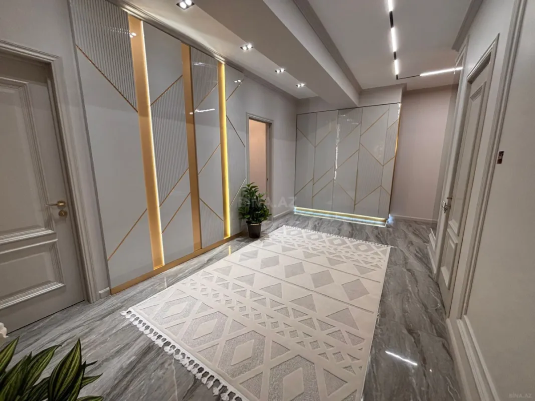 Satılır 3 otaqlı mənzil 127 m²