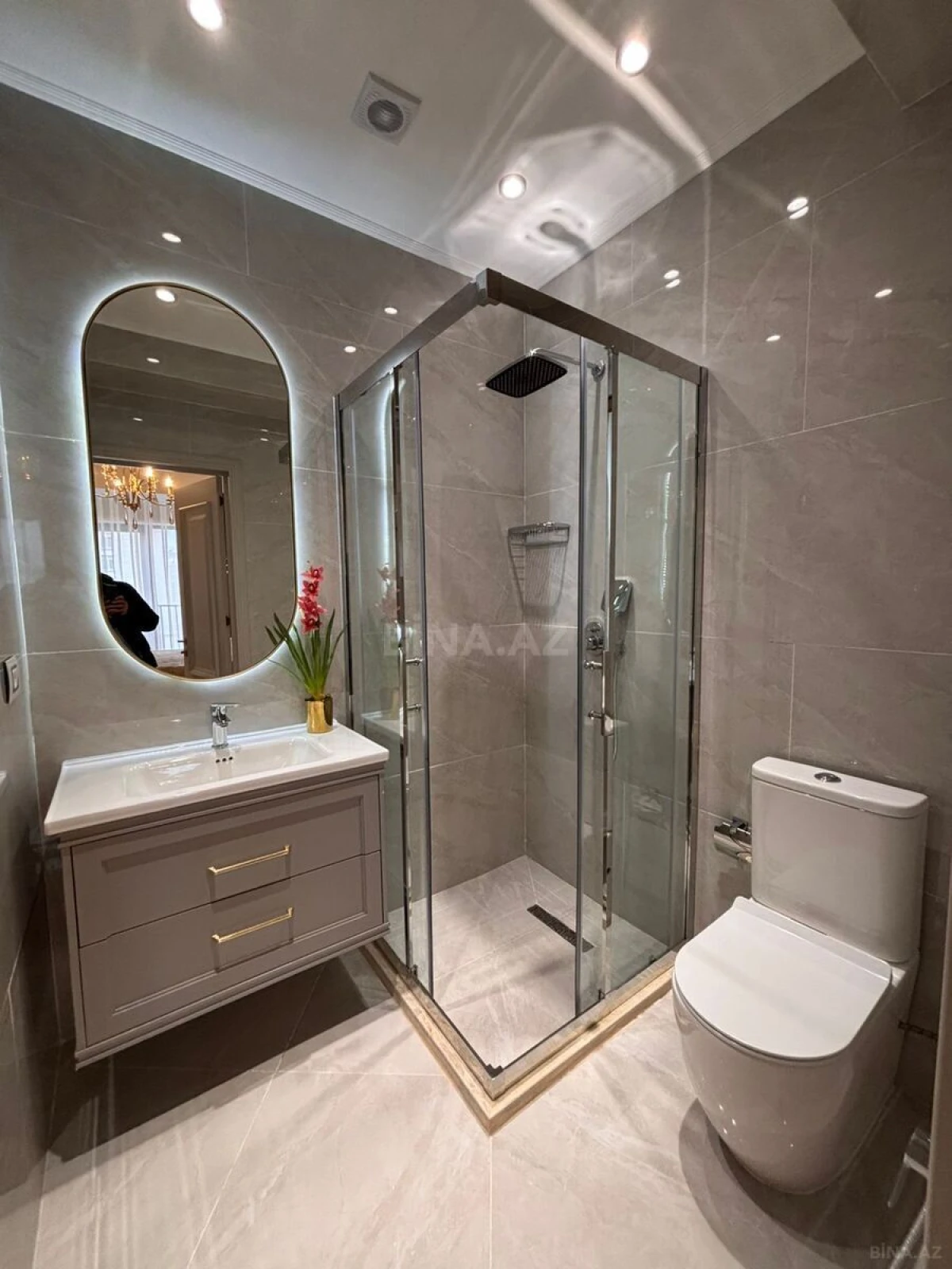 Satılır 3 otaqlı mənzil 127 m²