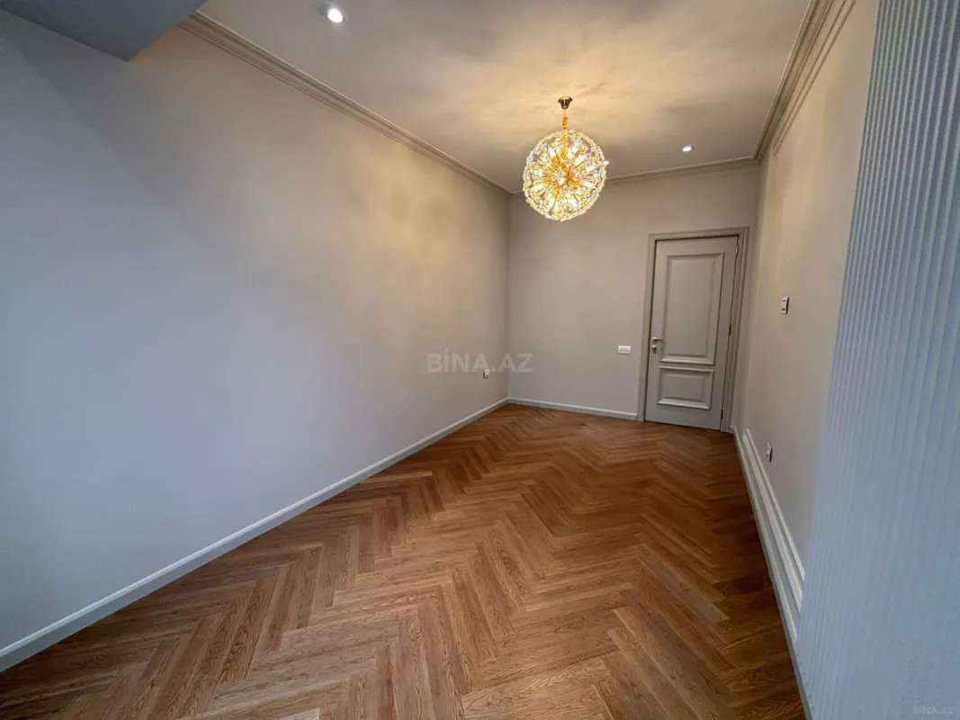 Satılır 3 otaqlı mənzil 127 m²