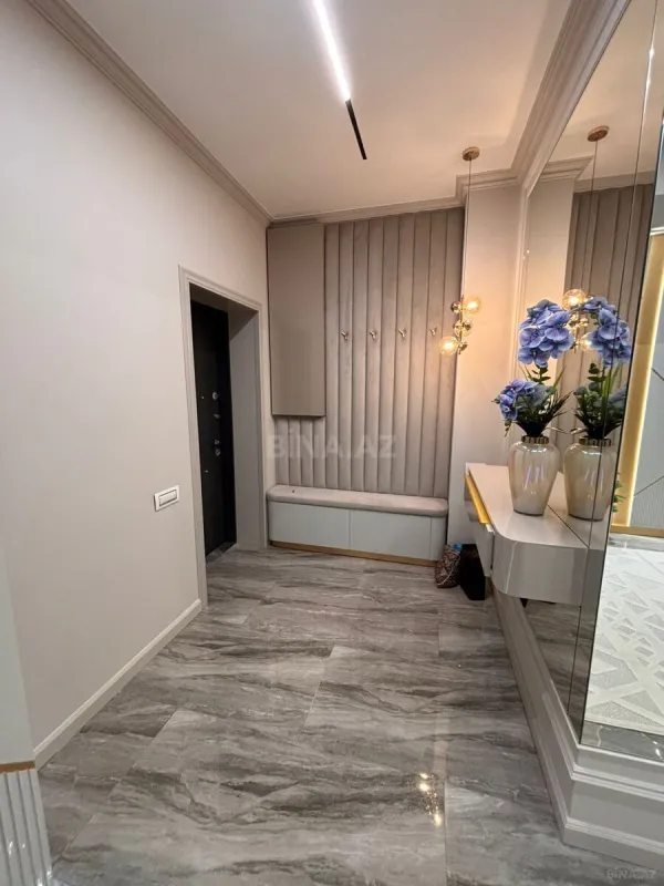 Satılır 3 otaqlı mənzil 127 m²