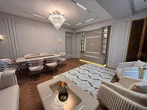 Satılır 3 otaqlı mənzil 127 m²