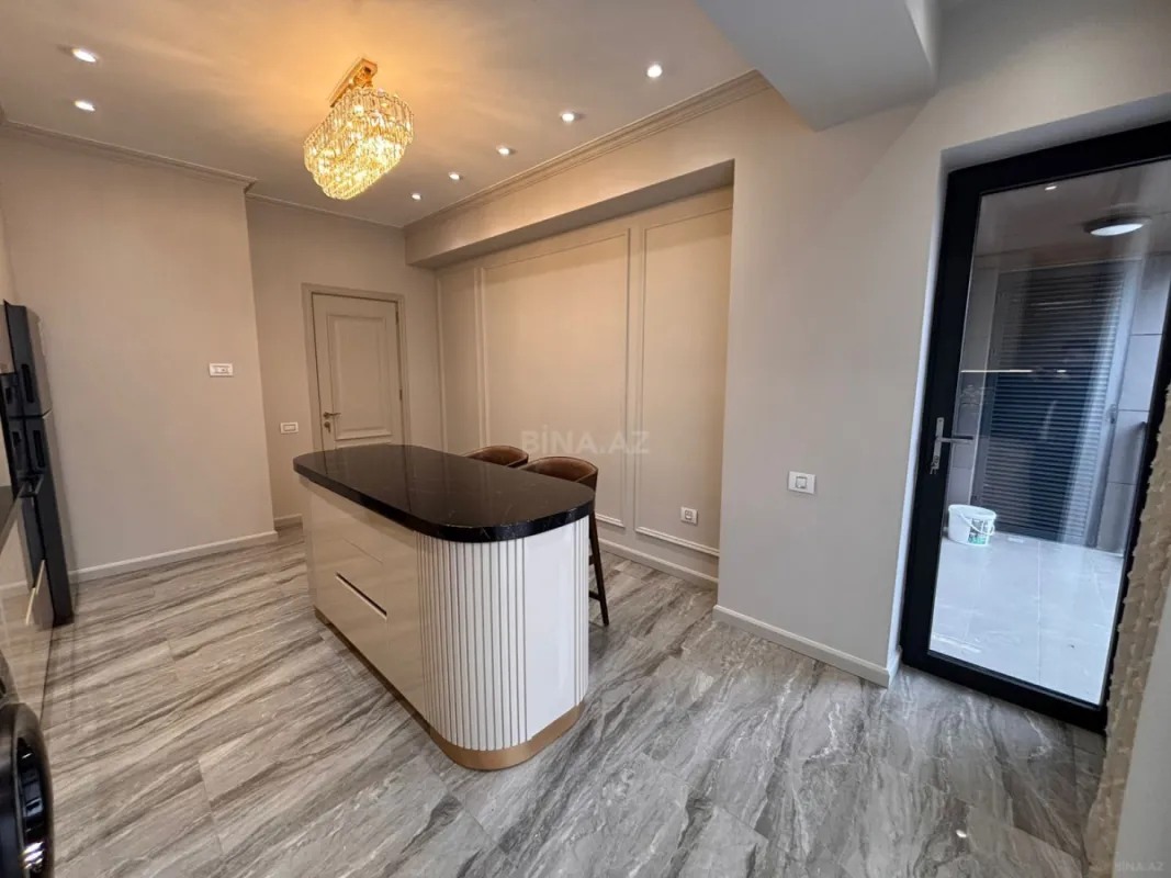 Satılır 3 otaqlı mənzil 127 m²