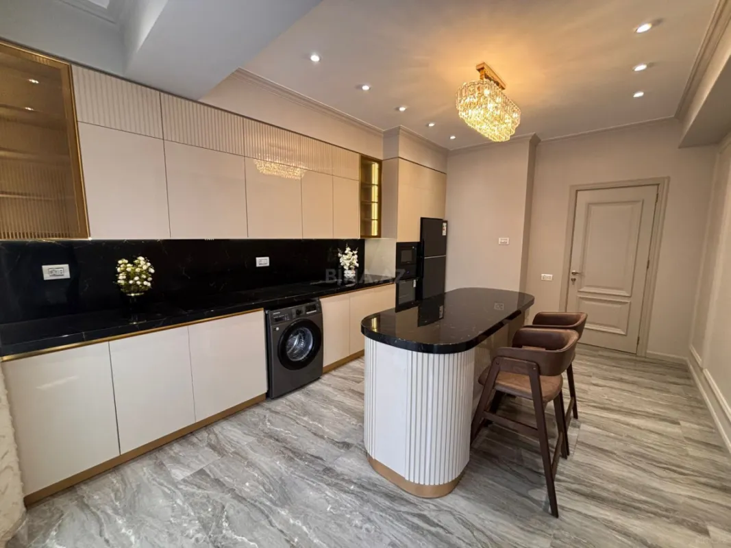 Satılır 3 otaqlı mənzil 127 m²