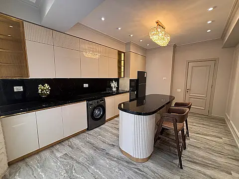 Satılır 3 otaqlı mənzil 127 m²