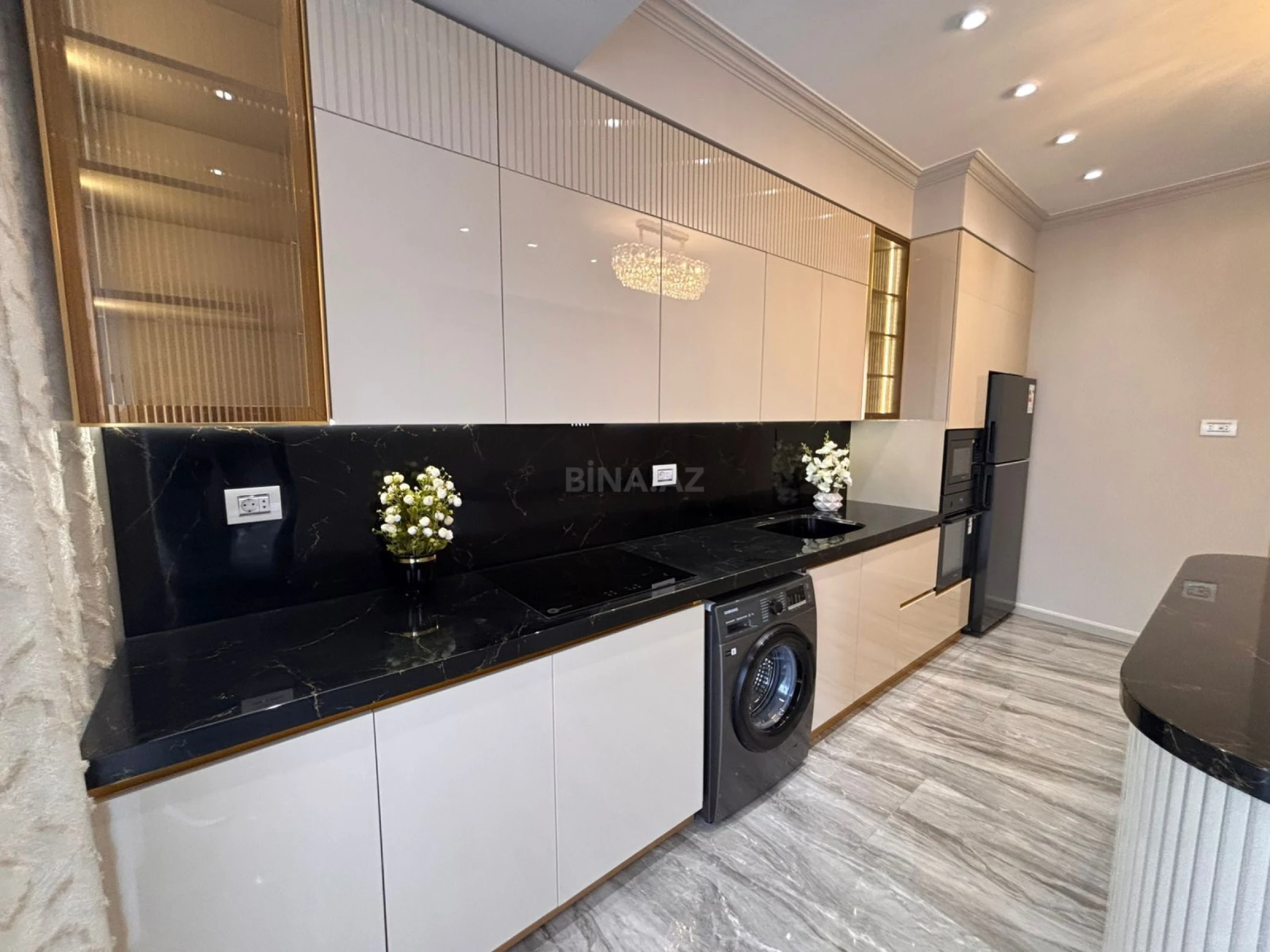 Satılır 3 otaqlı mənzil 127 m²