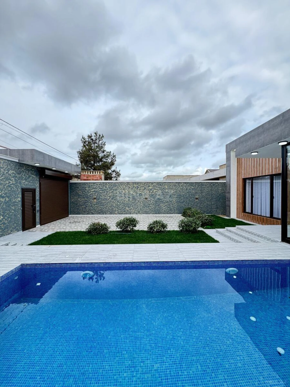 Satılır 4 otaqlı həyət evi 170 m²