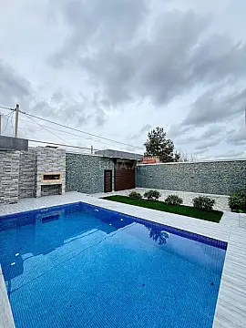 Satılır 4 otaqlı həyət evi 170 m²