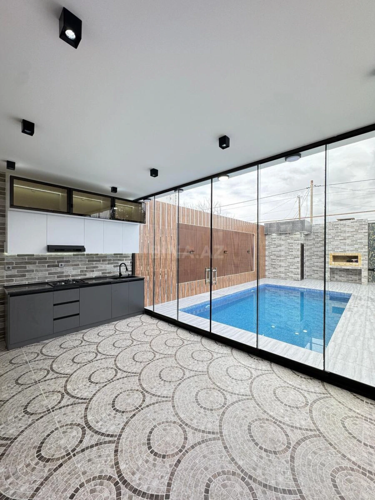 Satılır 4 otaqlı həyət evi 170 m²