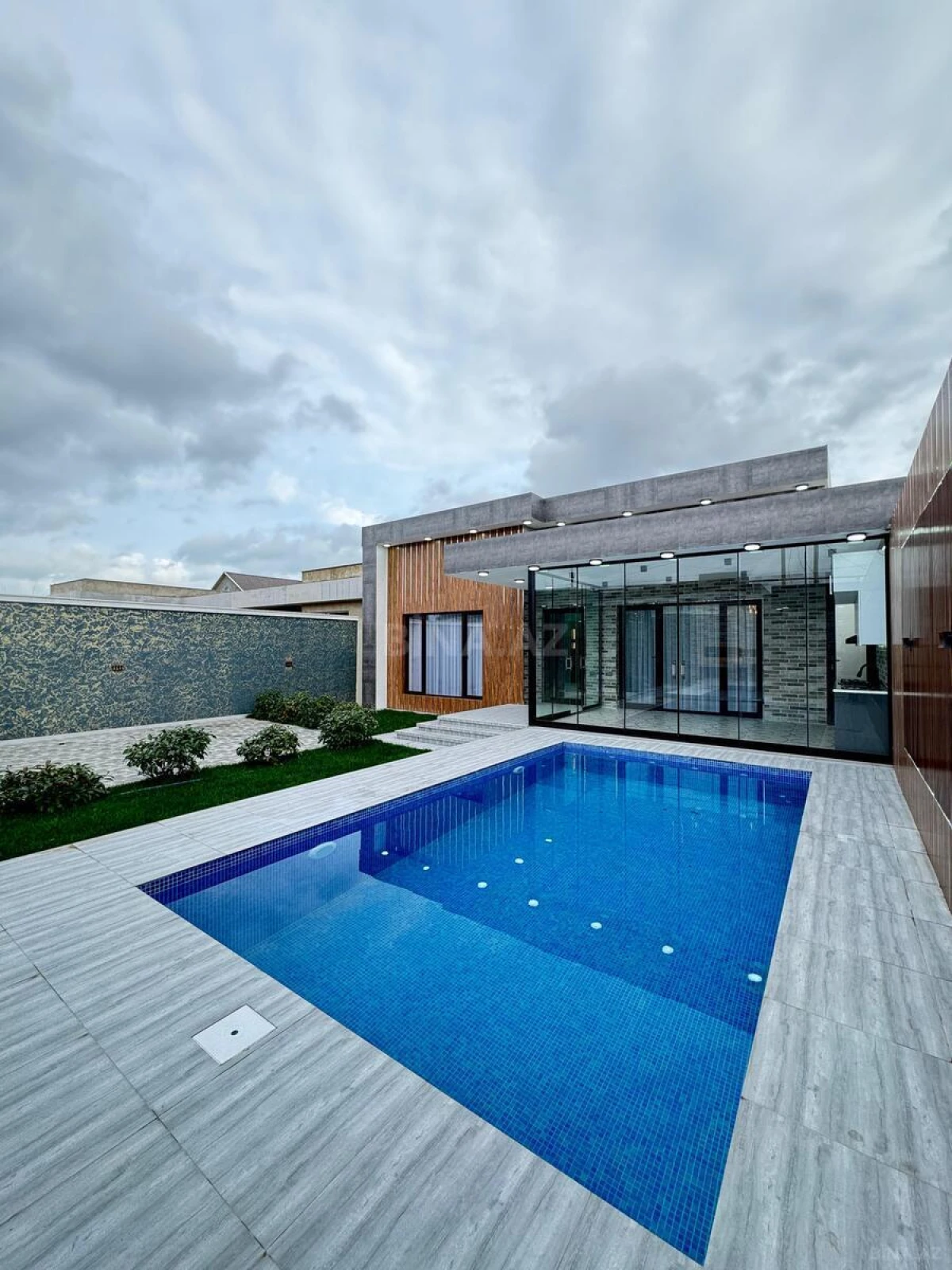 Satılır 4 otaqlı həyət evi 170 m²