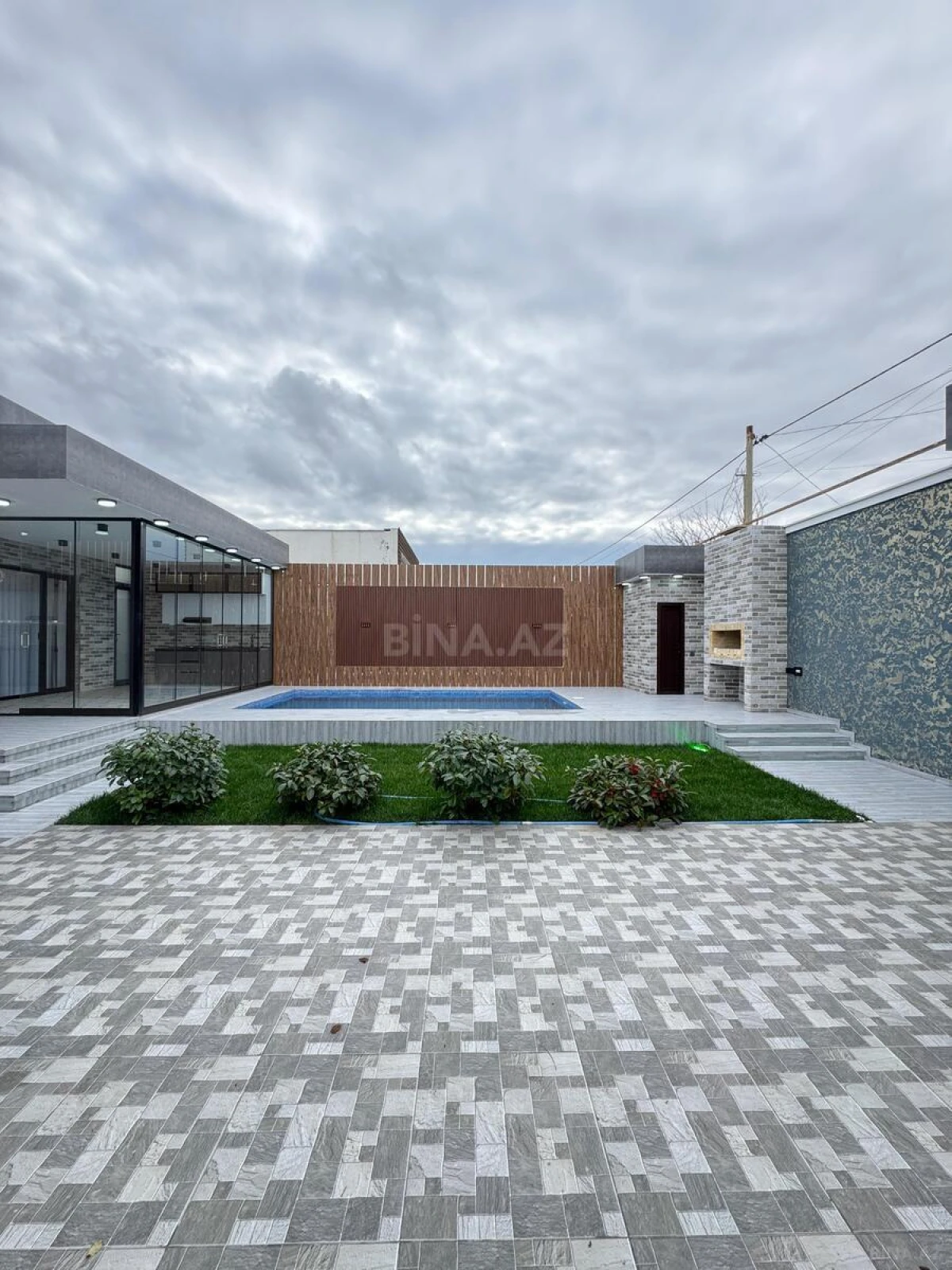 Satılır 4 otaqlı həyət evi 170 m²