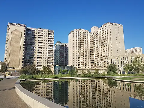 Satılır 3 otaqlı mənzil 161 m² — Bakı, 5-ci mikrorayon 3 otaq 161.00 m²