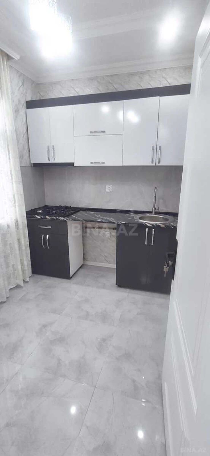 Satılır 2 otaqlı mənzil 73 m²