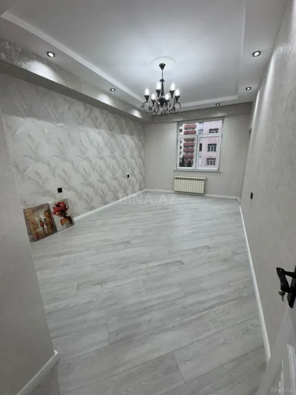 Satılır 4 otaqlı mənzil 115 m²