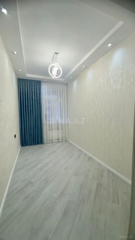 Satılır 4 otaqlı mənzil 115 m²