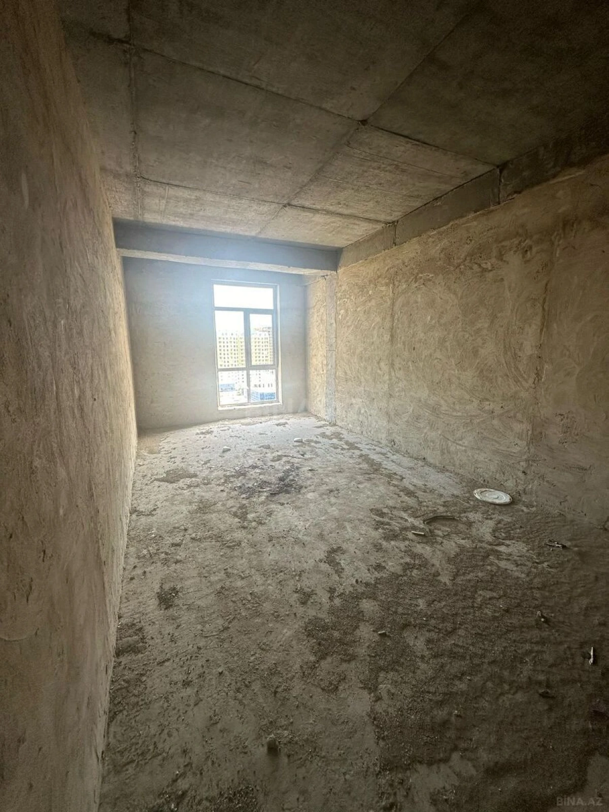 Satılır 3 otaqlı mənzil 137 m²