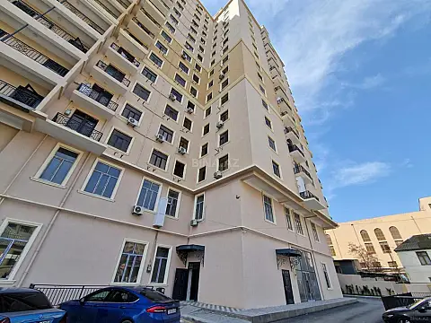 Satılır 3 otaqlı mənzil 137 m²