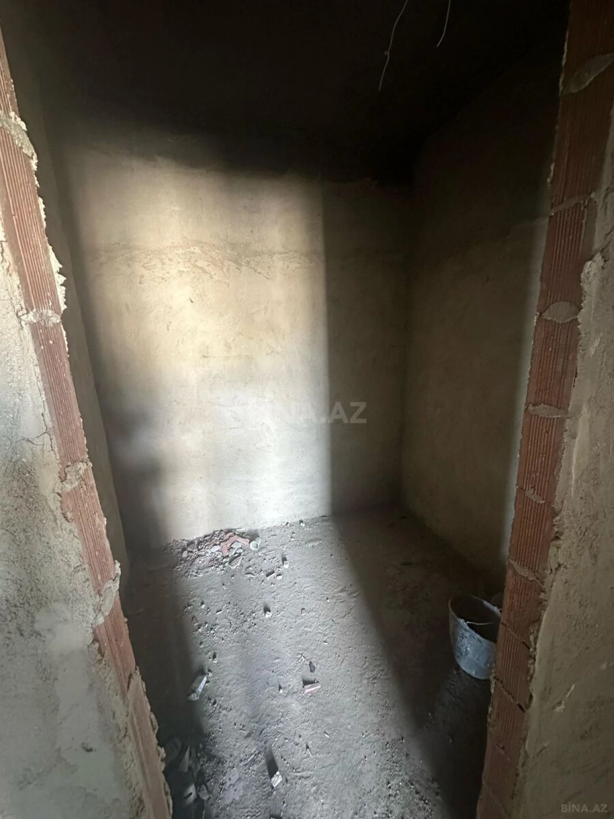 Satılır 3 otaqlı mənzil 137 m²