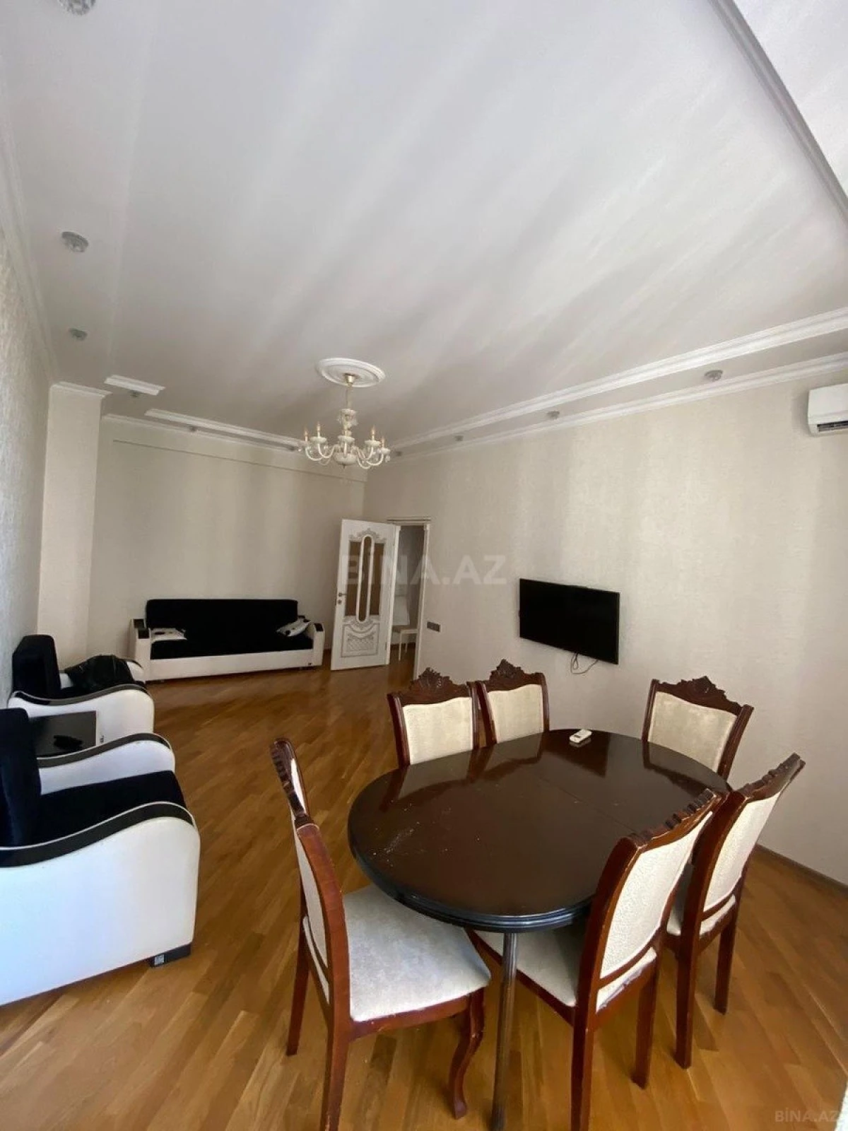 Satılır 2 otaqlı mənzil 82 m²