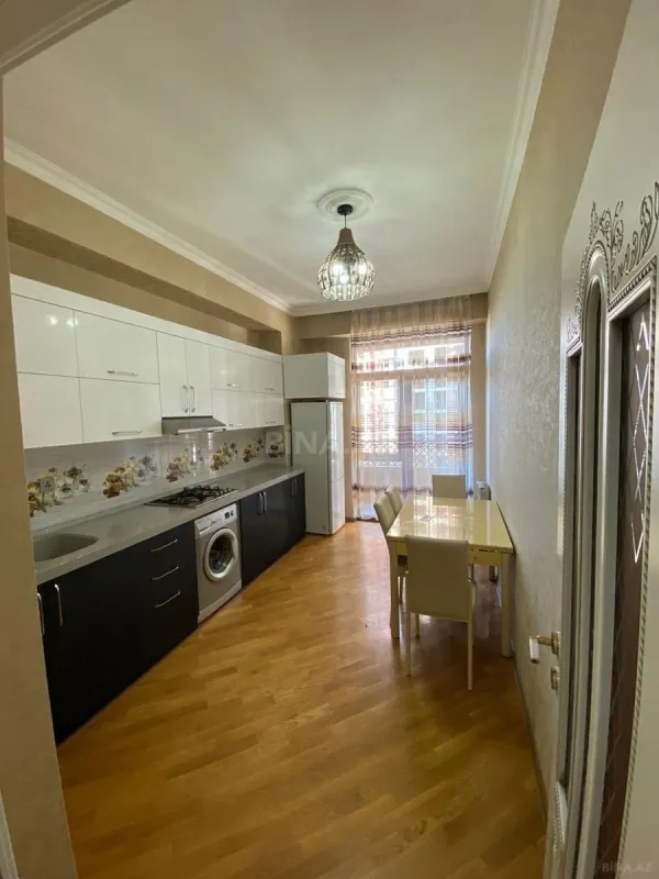Satılır 2 otaqlı mənzil 82 m²