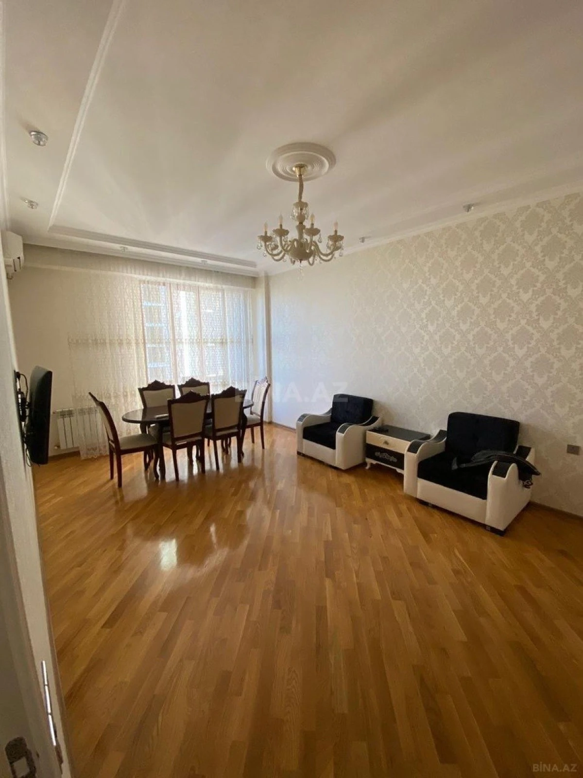 Satılır 2 otaqlı mənzil 82 m²