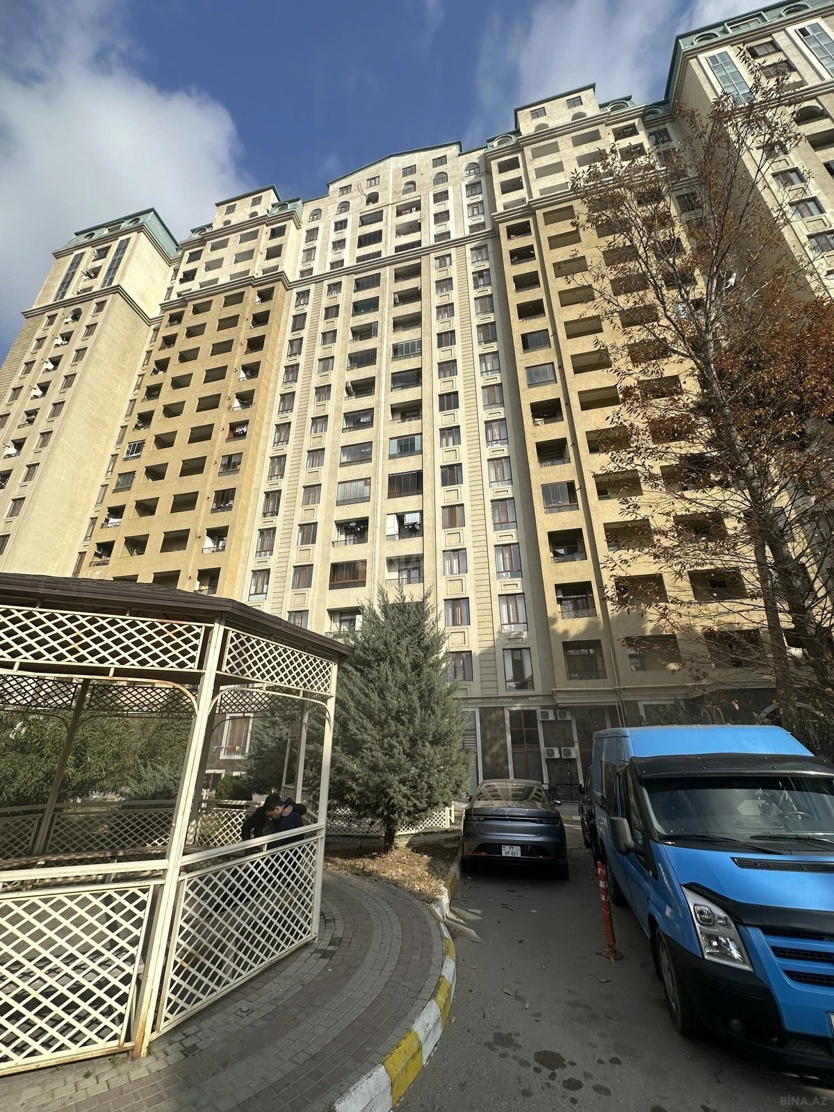 Satılır 2 otaqlı mənzil 82 m²