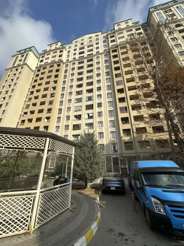 Satılır 2 otaqlı mənzil 82 m²