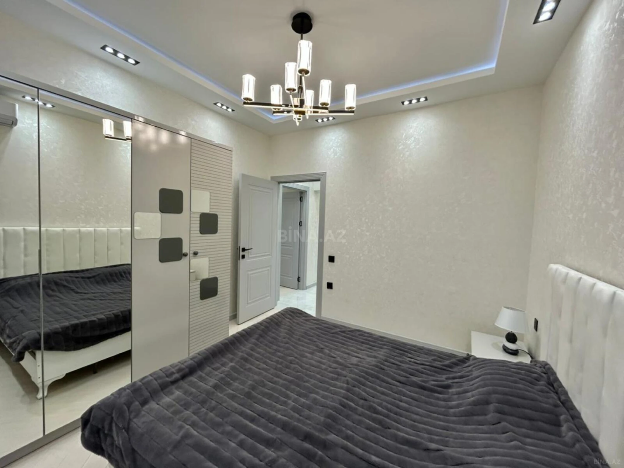 Kirayə verilir 2 otaqlı mənzil 70 m²