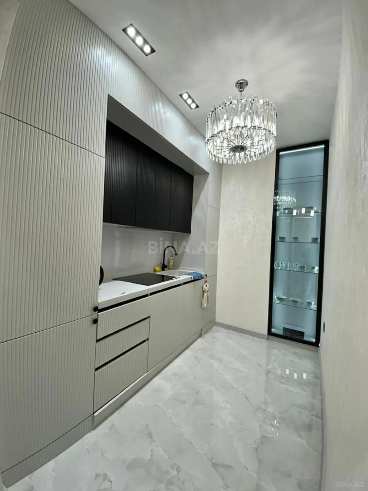 Kirayə verilir 2 otaqlı mənzil 70 m²