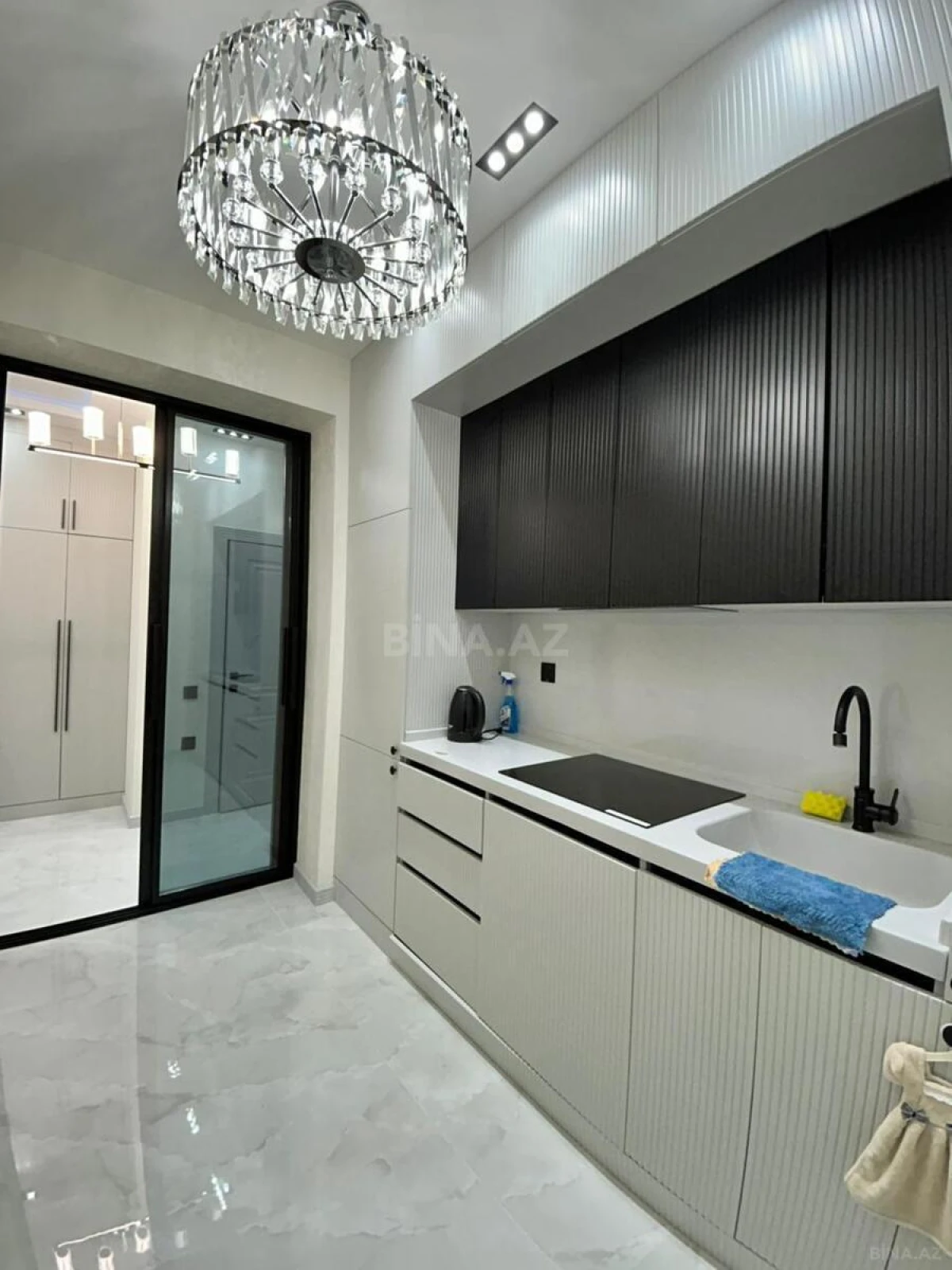 Kirayə verilir 2 otaqlı mənzil 70 m²