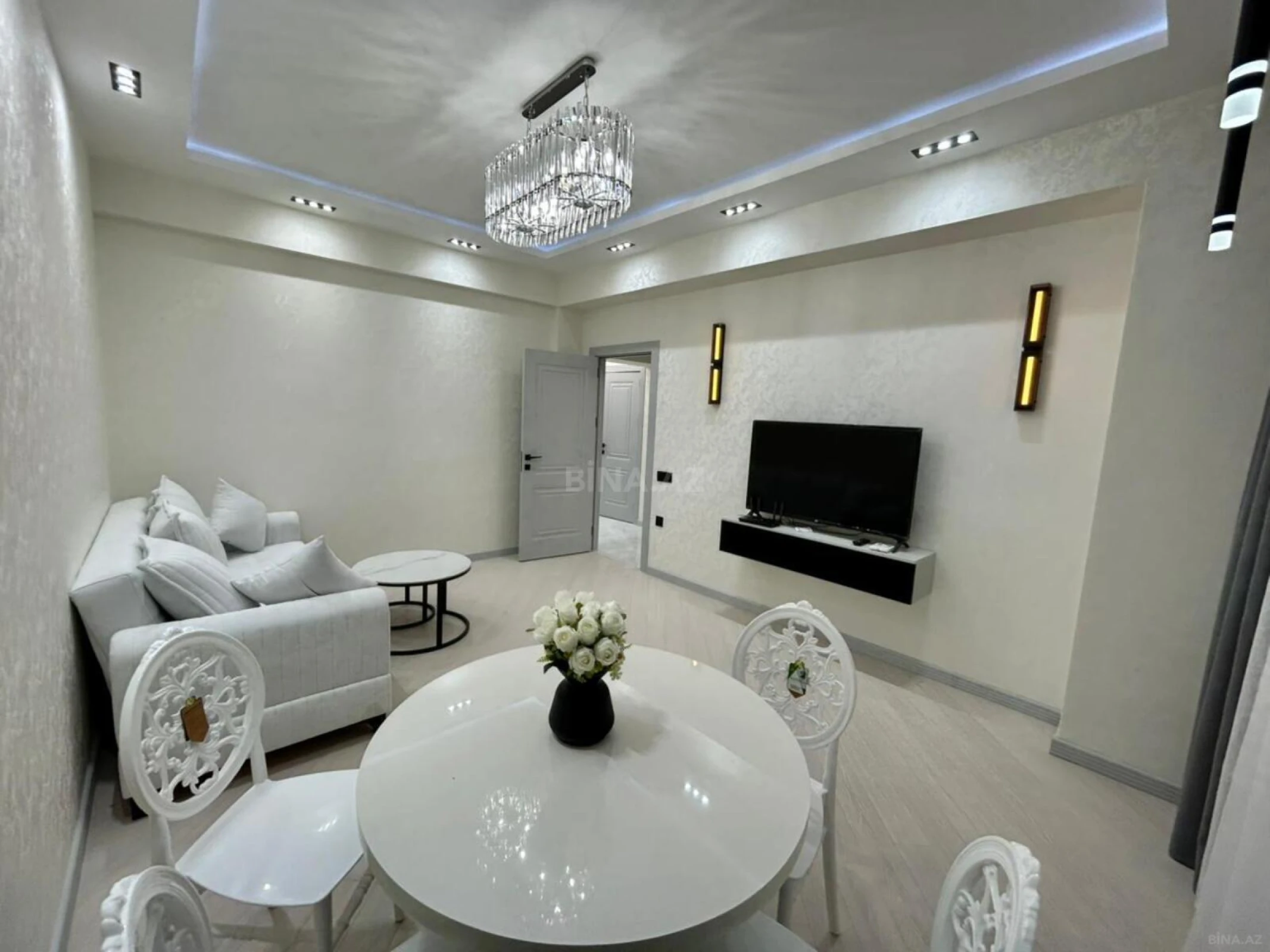 Kirayə verilir 2 otaqlı mənzil 70 m²