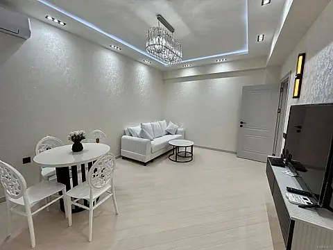 Kirayə verilir 2 otaqlı mənzil 70 m²